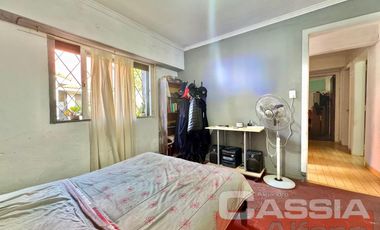CASA LOTE PROPIO 3 DORMITORIOS, GARAGE Y PARQUE, JARDIN AL FTE.  266M2