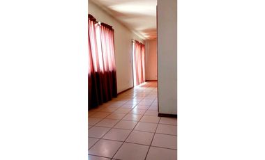 Casa amplia en VENTA