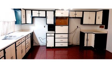 Casa amplia en VENTA