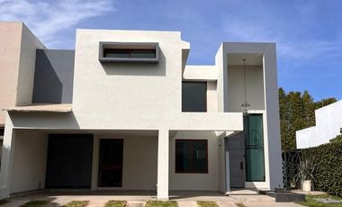 CASA EN RENTA EN DIANA NATURA RESIDENCIAL $46,000 pesos (incluye mantenimiento).