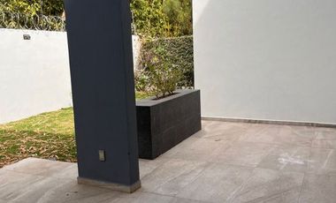CASA EN RENTA EN DIANA NATURA RESIDENCIAL $46,000 pesos (incluye mantenimiento).