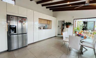 AMPLIO DÙPLEX  TOWNHOUSE CON LINDA VISTA