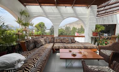 AMPLIO DÙPLEX  TOWNHOUSE CON LINDA VISTA