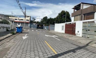 CASA EN VENTA, APLICA CRÉDITO VIP 4.87%, SECTOR HUERTOS FAMILIARES AZAYA, IBARRA