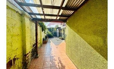 Gran casa remodelada en barrio residencial