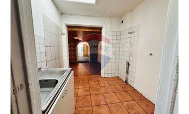 Gran casa remodelada en barrio residencial