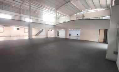 BODEGA EN ARRIENDO UBICADA EN BELLO S