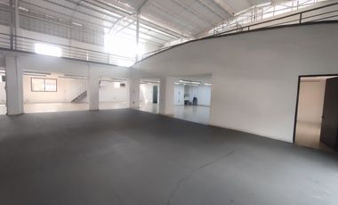 BODEGA EN ARRIENDO UBICADA EN BELLO S