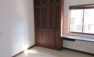 APARTAMENTO EN ARRIENDO EN AVENIDA LINDSAY