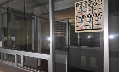 RENTO 3 LOCALES CON USO DE SUELO COMERCIAL FRENTE A PLAZA PORTAL TLALNEPANTLA.