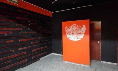 RENTO 3 LOCALES CON USO DE SUELO COMERCIAL FRENTE A PLAZA PORTAL TLALNEPANTLA.