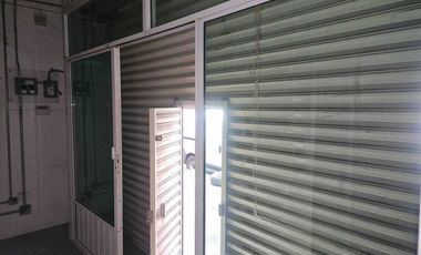 RENTO 3 LOCALES CON USO DE SUELO COMERCIAL FRENTE A PLAZA PORTAL TLALNEPANTLA.