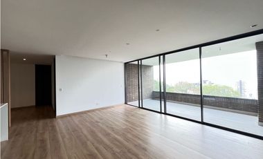 Exclusivo Apartamento en el poblado con acabados de lujo
