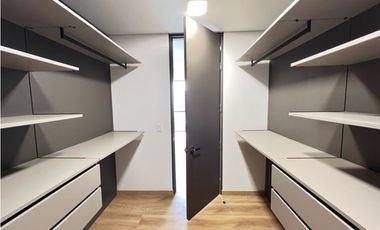 Exclusivo Apartamento en el poblado con acabados de lujo