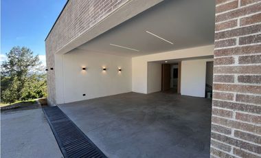 Se vende hermosa casa campestre en Guarne