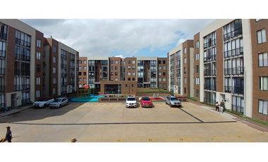 ACSI 1117. Se vende apartamento en Funza, Conjunto Ciruelos