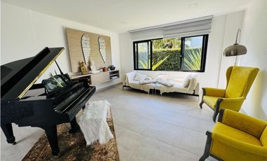 HERMOSA CASA EN LLANOGRANDE RIONEGRO SECTOR CLUB CAMPESTRE