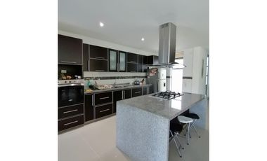 VENDO HERMOSA CASA EN CHINAUTA ANTES DEL PEAJE CONJUNTO CERRADO