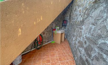 CASA RUSTICA EN CENTRO DE VALLE