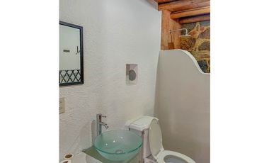 CASA RUSTICA EN CENTRO DE VALLE