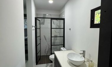 VENTA DE CASA MODERNA Y LUJOSA EN EL SECTOR EXCLUSIVO DE DAPA YUMBO