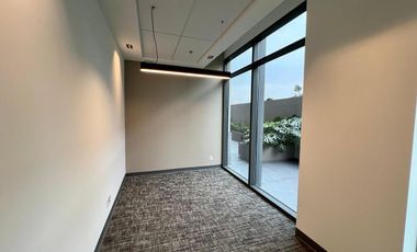 Oficina acondicionada en renta Downtown Reforma con terraza