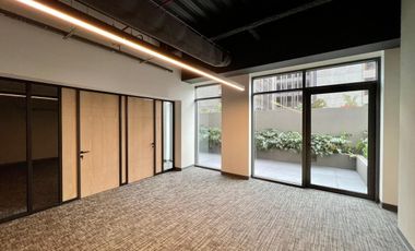 Oficina acondicionada en renta Downtown Reforma con terraza
