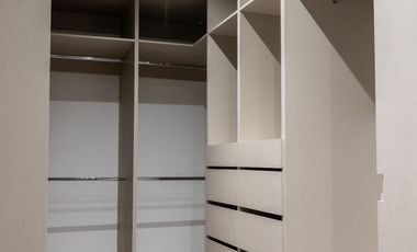 RESIDENCIA MINIMALISTA EN BOSQUES DEL LAGO