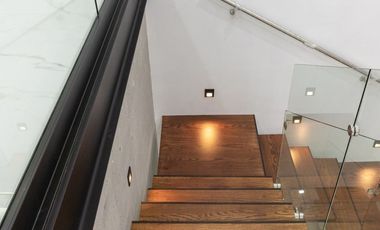RESIDENCIA MINIMALISTA EN BOSQUES DEL LAGO