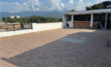 SE VENDE PROPIEDAD CON LOCAL Y HOTEL ANEXOS, AV DEL RIO