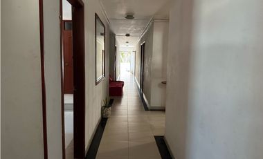 SE VENDE PROPIEDAD CON LOCAL Y HOTEL ANEXOS, AV DEL RIO