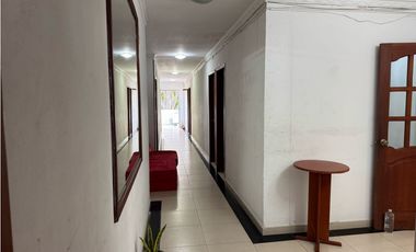 SE VENDE PROPIEDAD CON LOCAL Y HOTEL ANEXOS, AV DEL RIO