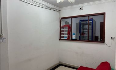 SE VENDE PROPIEDAD CON LOCAL Y HOTEL ANEXOS, AV DEL RIO