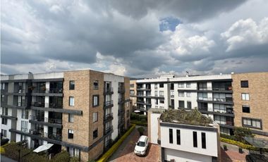 Bajo de precio apartamento en venta en cajica con doble balcón.