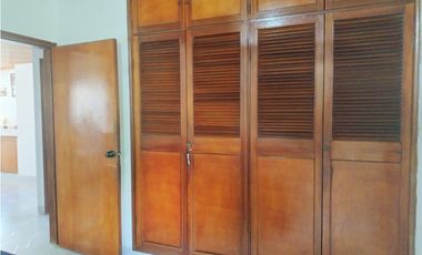 SE VENDE CASA DE DOS PISOS EN EL JARDN, SANTA MARTA