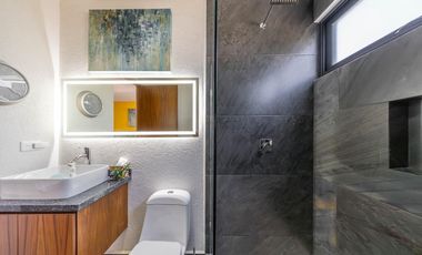 En venta: Casa Moderna en Residencial Valenia, Playa del Carmen