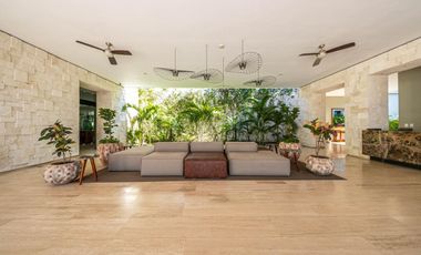 En venta: Casa Moderna en Residencial Valenia, Playa del Carmen