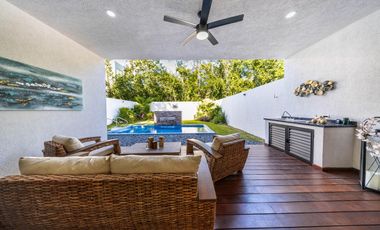 En venta: Casa Moderna en Residencial Valenia, Playa del Carmen