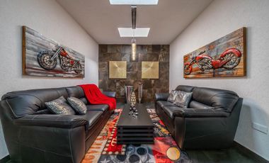 En venta: Casa Moderna en Residencial Valenia, Playa del Carmen