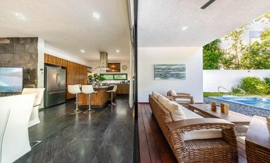 En venta: Casa Moderna en Residencial Valenia, Playa del Carmen