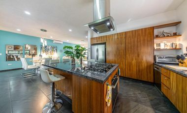 En venta: Casa Moderna en Residencial Valenia, Playa del Carmen