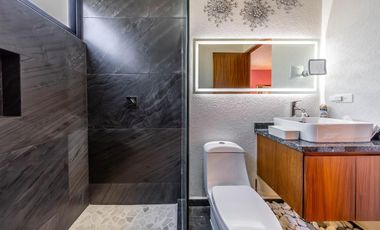 En venta: Casa Moderna en Residencial Valenia, Playa del Carmen