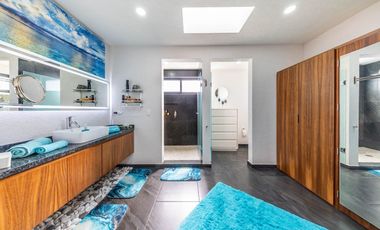 En venta: Casa Moderna en Residencial Valenia, Playa del Carmen