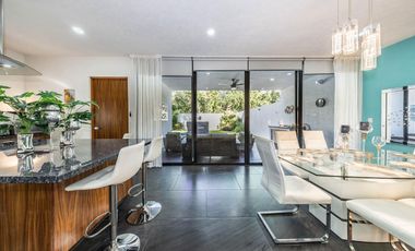 En venta: Casa Moderna en Residencial Valenia, Playa del Carmen
