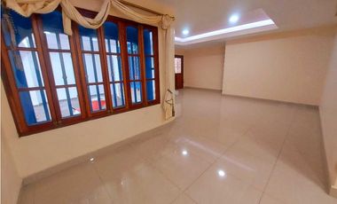 VENTA CASA AMPLIA VILLA DE LAS FUENTES EL DORADO