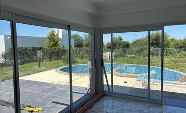 VENTA CASA EN LA ARBOLADA 3 DORMITORIOS