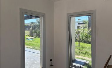 VENTA CASA EN LA ARBOLADA 3 DORMITORIOS