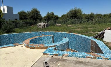VENTA CASA EN LA ARBOLADA 3 DORMITORIOS