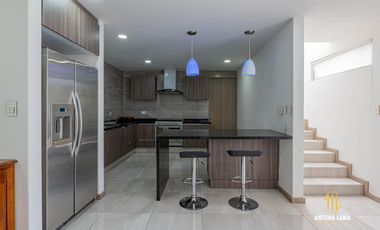 Casa en Renta en Santiago Momoxpan, con recámara en planta baja