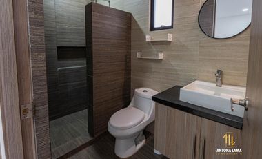 Casa en Renta en Santiago Momoxpan, con recámara en planta baja